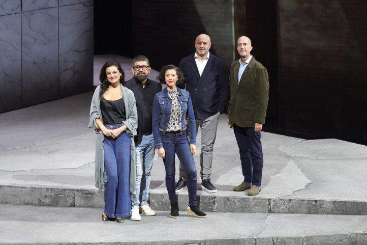 El Liceu presenta la producción de Allex Aguilera de I Capuleti e i Montecchi, de Bellini, el 30 de octubre, con un total de siete funciones y la dirección musical de Riccardo Frizza. La soprano Lisette Oropesa, una de las grandes especialistas mundiales en Bellini, encabeza un reparto que completan Raffaella Lupinacci e Iván Ayón-Rivas. Se alternarán con Marina Monzó (Giulietta), Caterina Piva (Romeo) y Antoni Lliteres (Tebaldo) en el reparto alternativo.