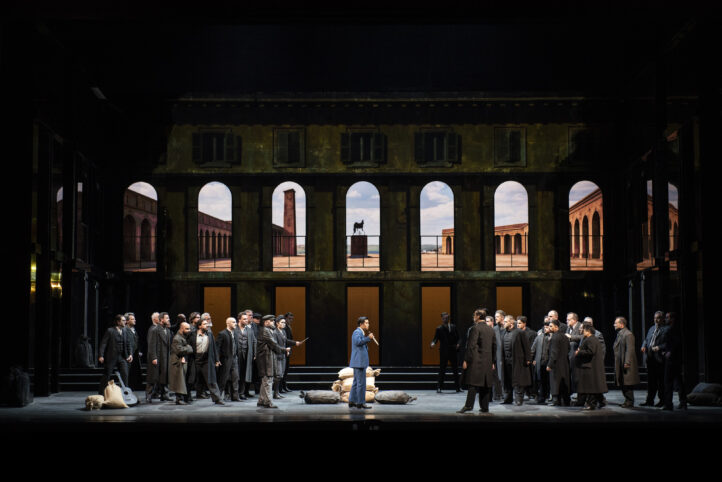 EL TEATRO DE LA MAESTRANZA RECUPERA ROMÉO ET JULIETTE DE GOUNOD Tras dos décadas sin representarse en el Maestranza, Roméo et Juliette, de Charles Gounod, regresará al escenario sevillano los días 23, 27 y 31 de octubre en una nueva producción procedente del Teatro dell’Opera de Roma.