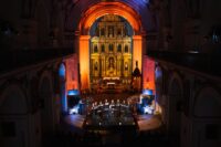 Crítica: Frente a la “bronca nacional”, The Tallis Scholars reivindica en Bogotá paz y concordia